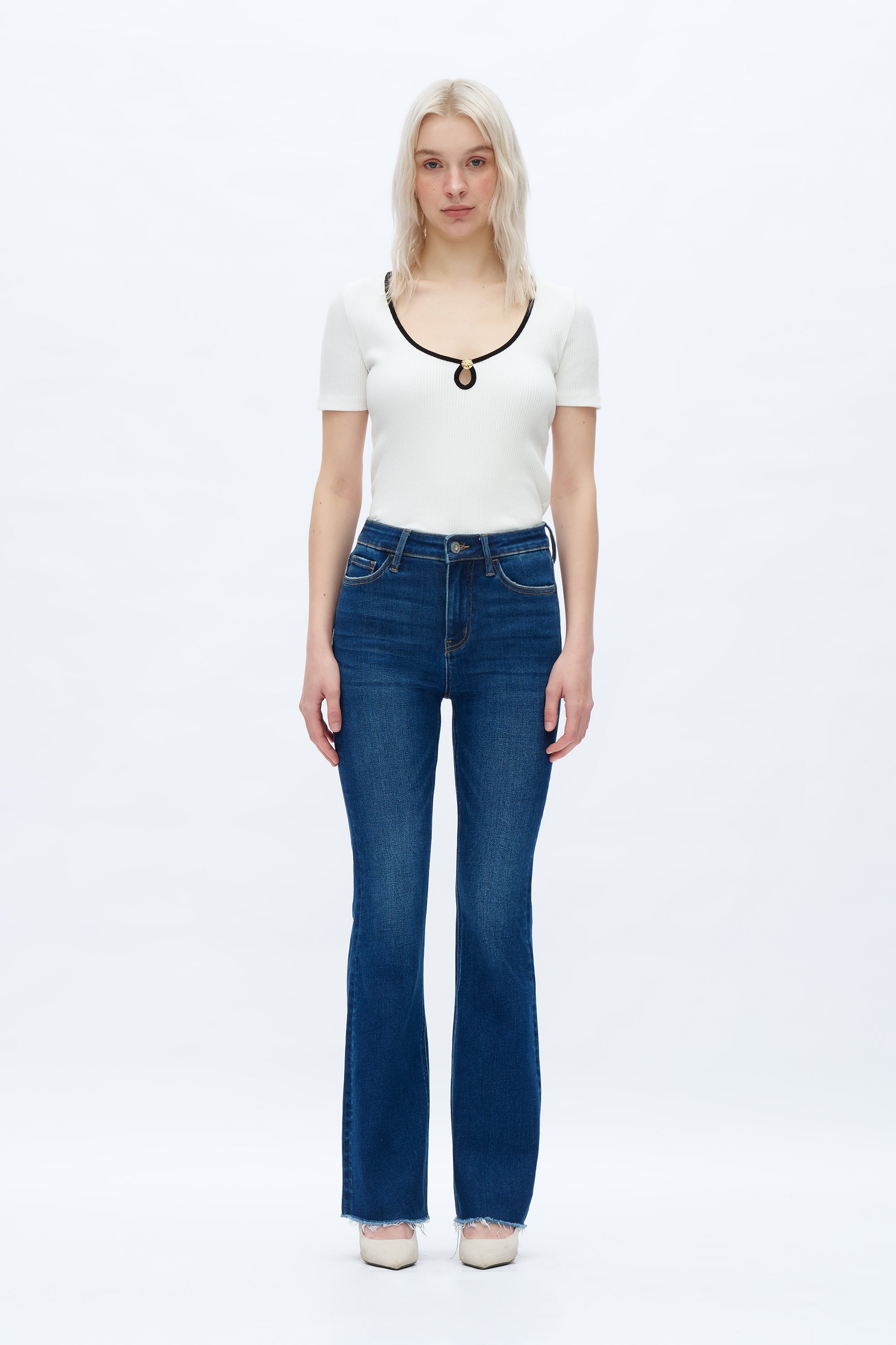 How to Keep Your Jeans Looking Better With Age: 3 Simple Hacks for That Perfect Vintage Vibe #ONESO #denim #jeans
