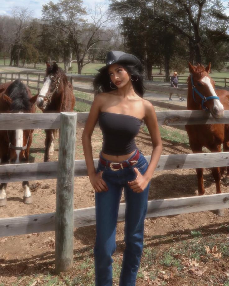 🌾THE DENIM CHAMELEON: 3 MOODS FOR SUMMER’S LAST WHISPER