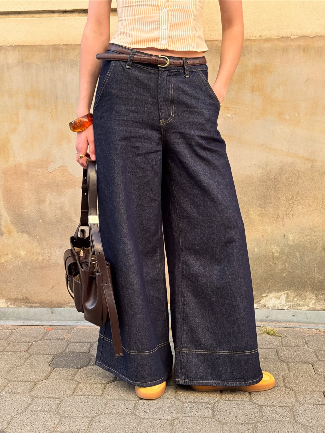 Styling ONESO: 3 Ways to Wear Your Dark Wash Denim 🎨
