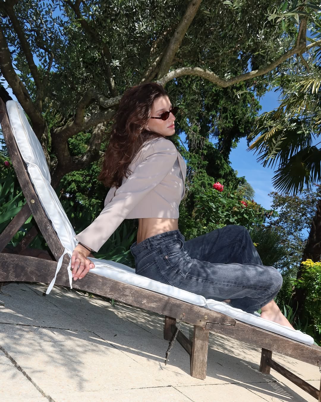 🌴Vacation Denim Decoded: 3 Effortless Ways to Style ONESO Jeans for Summer Escapes