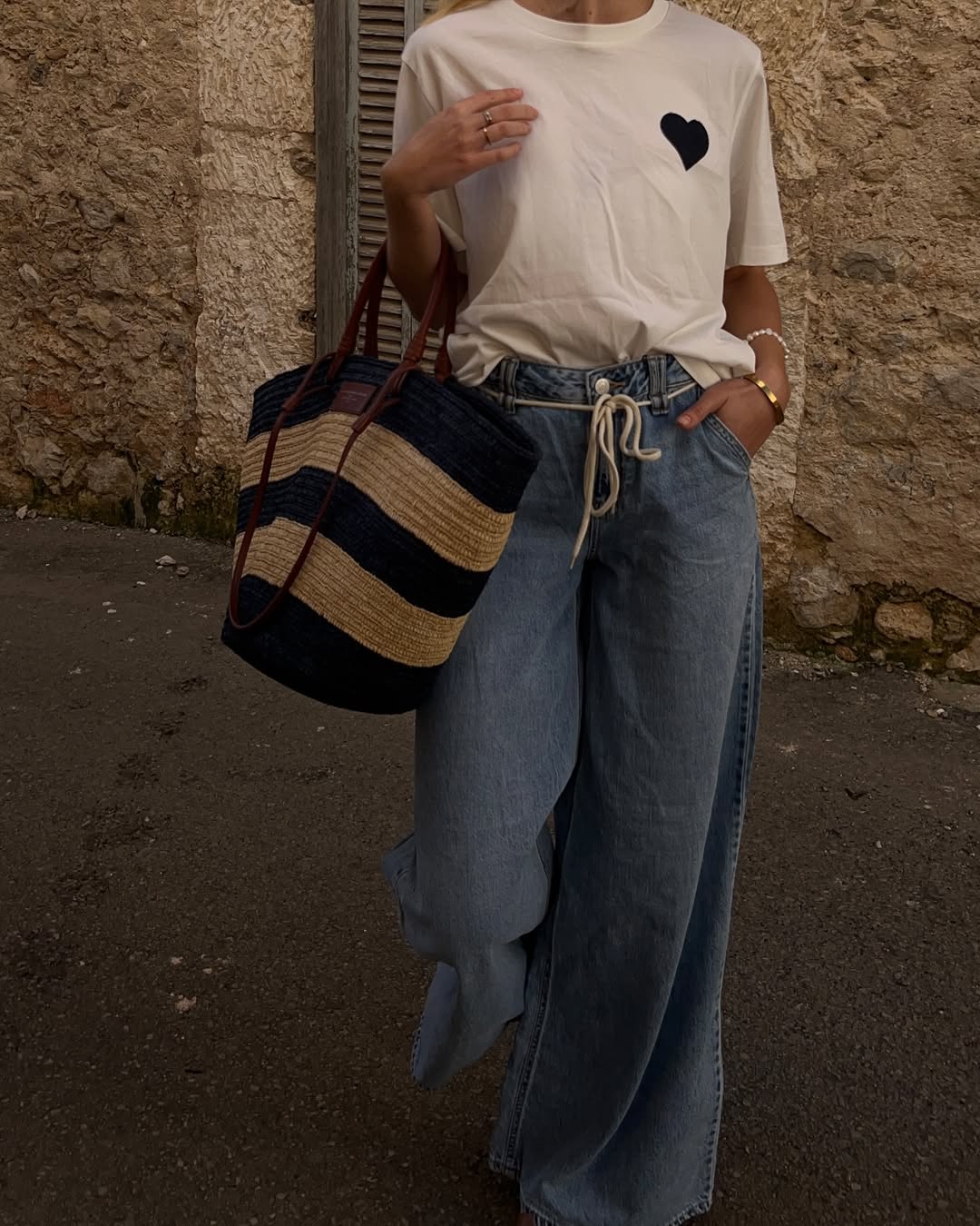 🌞 Wednesday Wins: How My ONESO Jeans Became My Morning Therapist