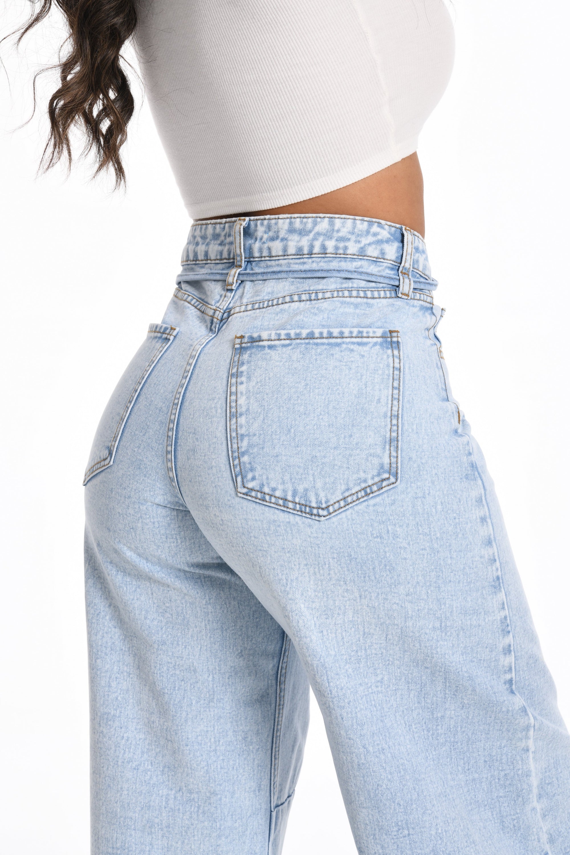 Tear Off the Tag: Why the ONESO Size on Your Jeans is Just a Reference