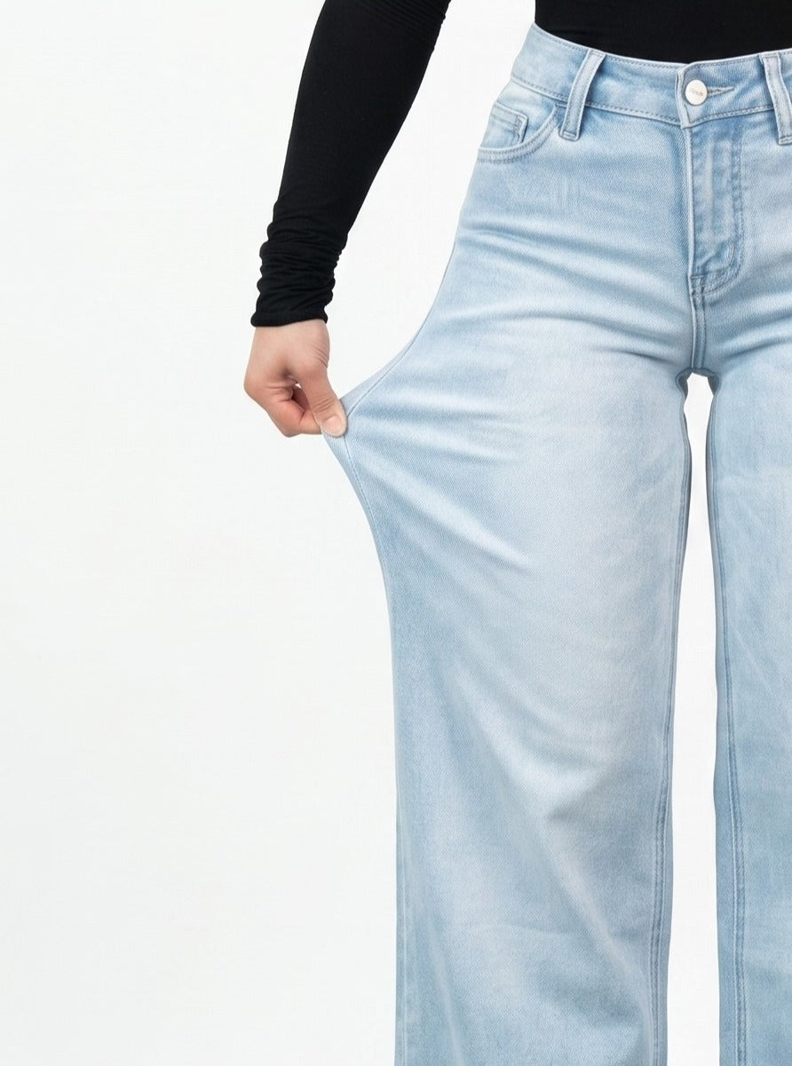 10 ONESO BBL Jeans Outfit Ideas for Every Season