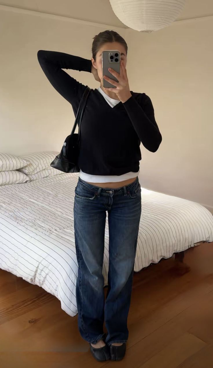 How to Style Jeans With Ballet Flats in Fall 2026: 9 Chic Outfit Ideas