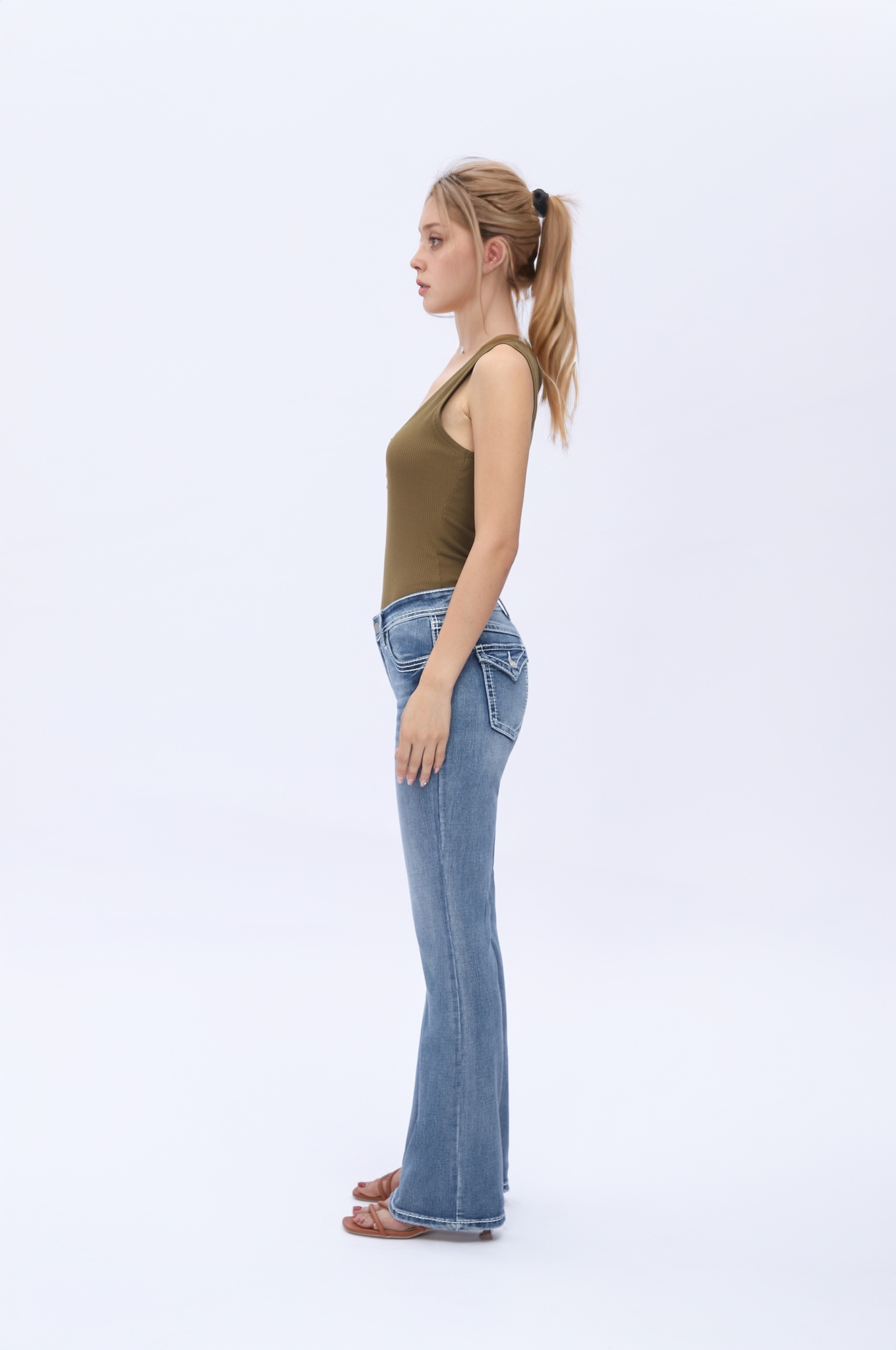 ONESO Women's Jeans Mid Rise Bootcut Mid Stretch Boot Cut Denim Pants Trendy Welt Straight Leg Denim Pants