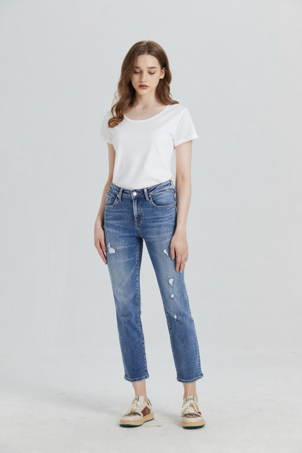 ONESO Women&#39;s Retro Mid-Rise Straight Leg Jeans