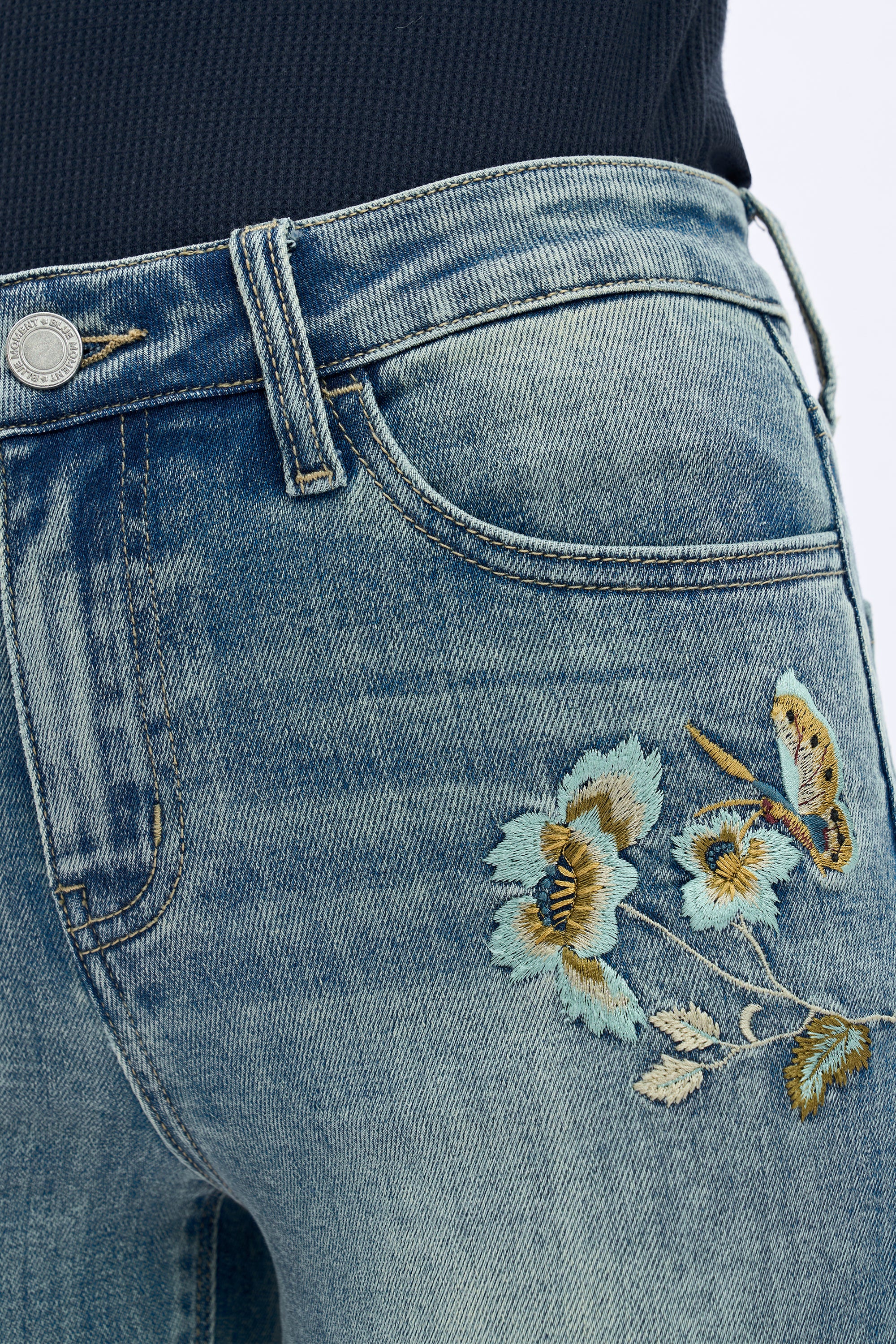 ONESO Women's Embroidered Curve Slim Fit Mid-Rise Jeans